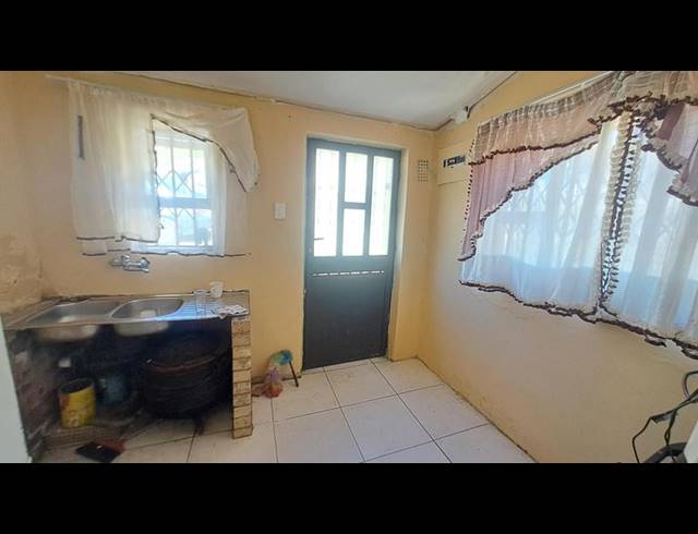 2 BEDROOM PROPERTY TO RENT IN UMLAZI N